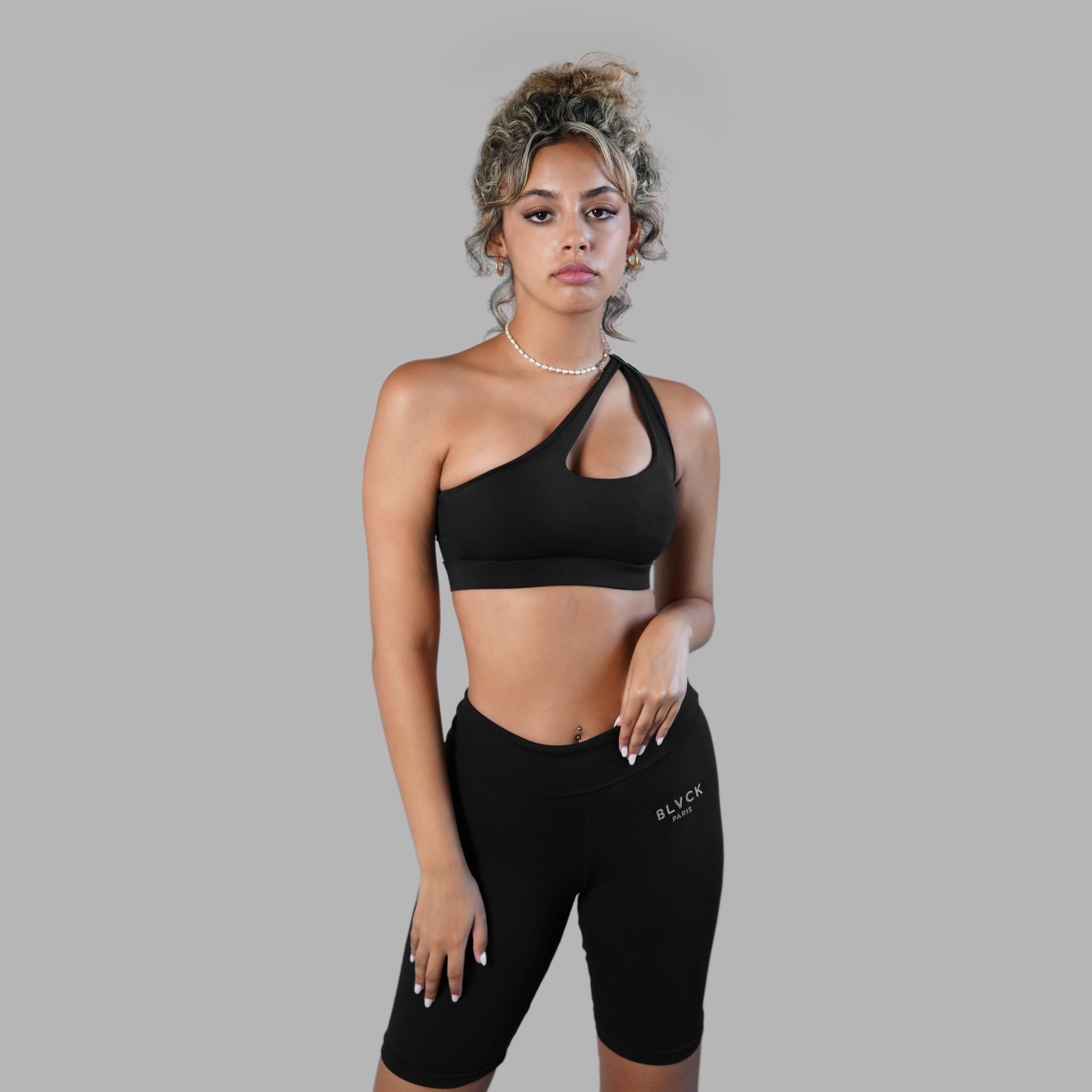 OFF SHOULDER SPORT BRA [ BLVCK PARIS ] オフショルダースポーツブラ